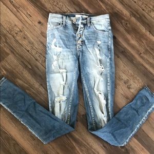 Skinny high waist destroyed jeans